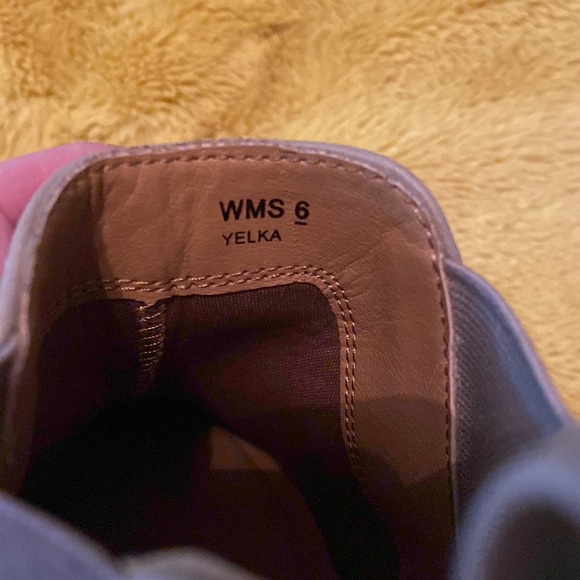 Dolce Vita Yelka Taupe Booties Size 6 - Picture 5 of 5